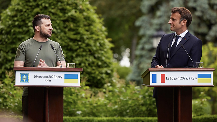 Бородавка США: Французы не оценили внешний вид Зеленского