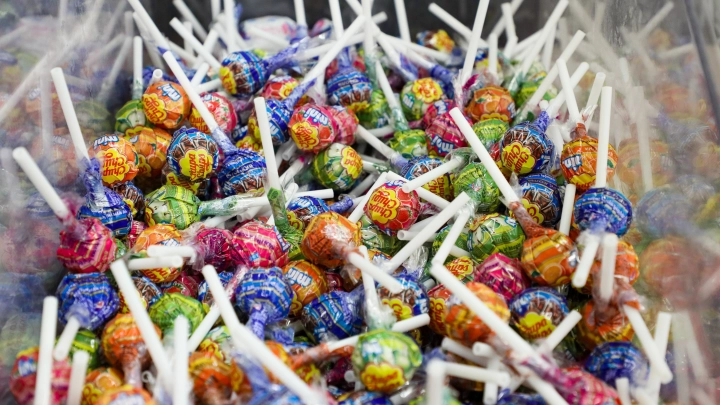 В Краснодаре два ребёнка впали в кому, съев чупа-чупсы