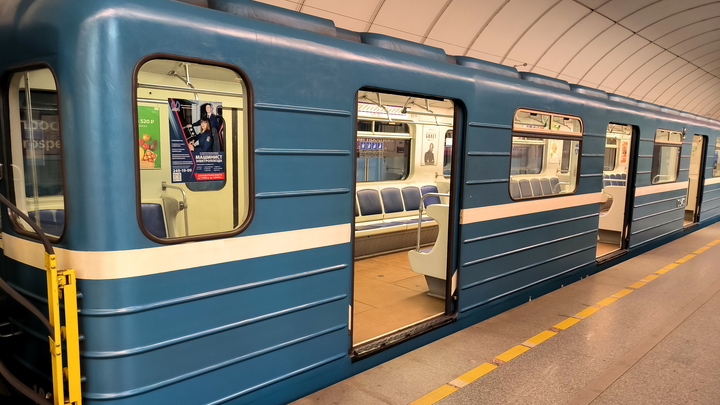 В Новосибирске с 22 мая изменят режим работы выхода со станции метро Площадь Маркса