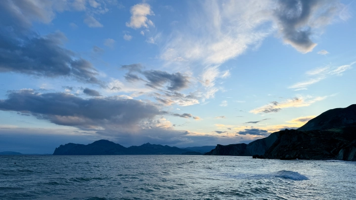 ВО: У западного побережья Крыма замечены БЭК ВСУ с дронами и ракетами