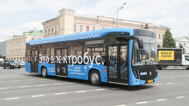 Ночные электробусы и новые тротуары: В Москве обновили транспортную инфраструктуру