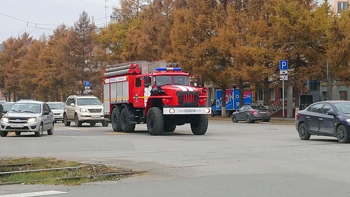 Неосторожность привела к пожару в пятиэтажном доме в Кузбассе