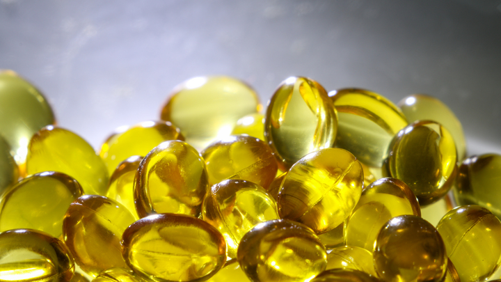 Вам не станет хуже: Доктор Комаровский объяснил, когда принимать витамин D