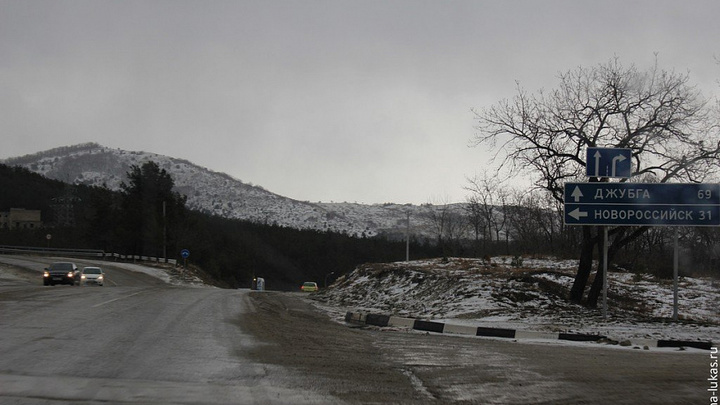 На трассе Новороссийск – Геленджик из-за снегопада ограничили движение для «ГАЗелей»