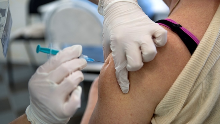 Обязательная вакцинация введена в Кузбассе для некоторых категорий граждан