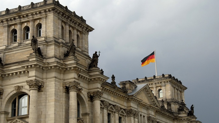 Мёрзнущим немецким пенсионерам предложили путешествовать против Путина