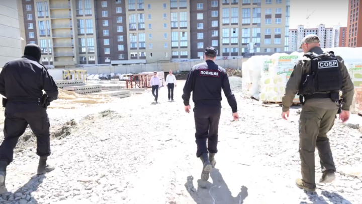 В центре Челябинска полиция и ФСБ ловили мигрантов при помощи квадрокоптера