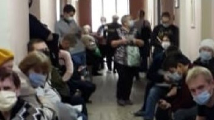 В первый день выборов курганцев возмутило фото из детской поликлиники