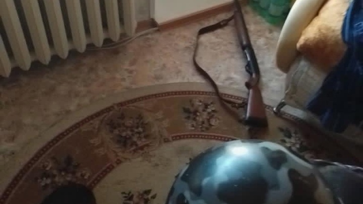 Нижегородец устроил стрельбу с балкона из охотничьего ружья