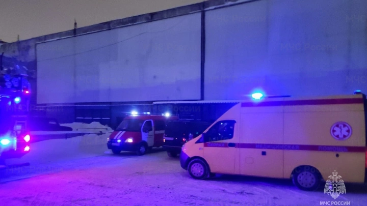 Всё обваливается, крыша падает: подробности ЧП на пивзаводе в Новосибирске