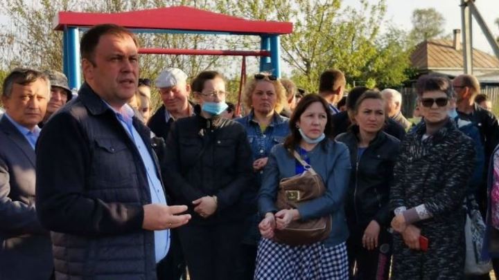 Мэр Кемерова пообещал жителям поселка Улус решить проблему водоснабжения