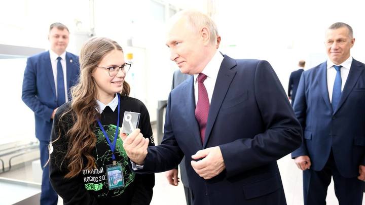 Путин пригласил ростовскую школьницу на космодром Байконур на пуск пилотируемого корабля