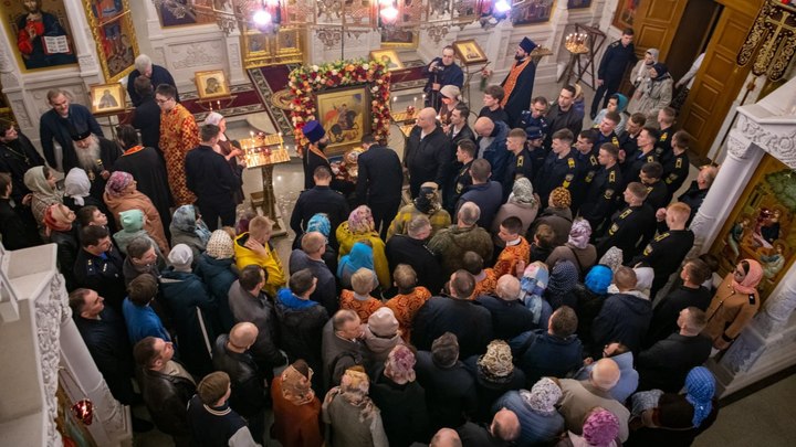 Всероссийский молебен о Победе: Святому Георгию уже поклонились десятки тысяч человек