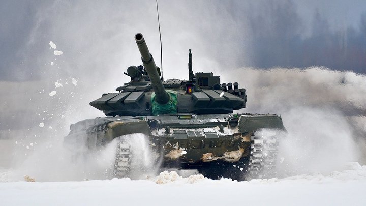 Танковый балет для любимых дам: В Кантемировской дивизии поздравили женщин с 8 марта
