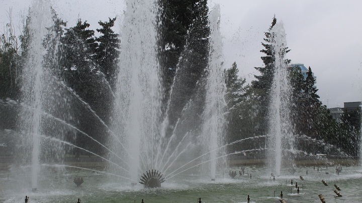 В Ростове-на-Дону сливают воду из городских фонтанов