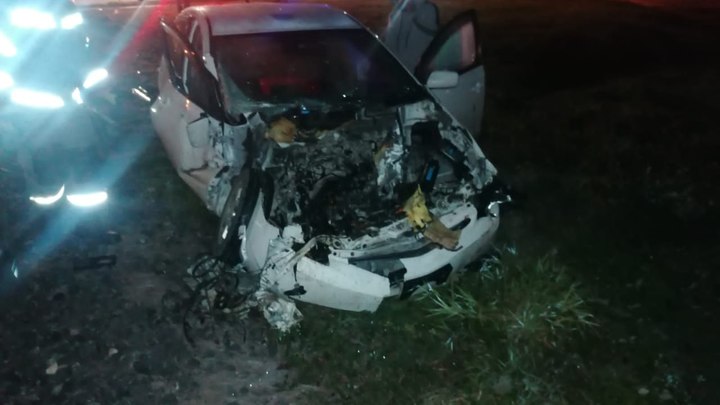 Автомобиль Toyota врезался в поезд на юге Сахалина