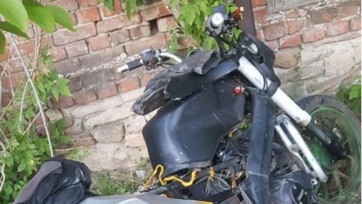 13-летняя девочка за рулём мотоцикла разбилась в аварии в Ростовской области