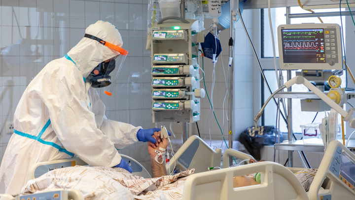 Инфекционист объяснила, как вычислить переход ковида из лёгкой формы в тяжёлую