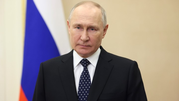 Президент в курсе инцидента в Петербурге - Песков