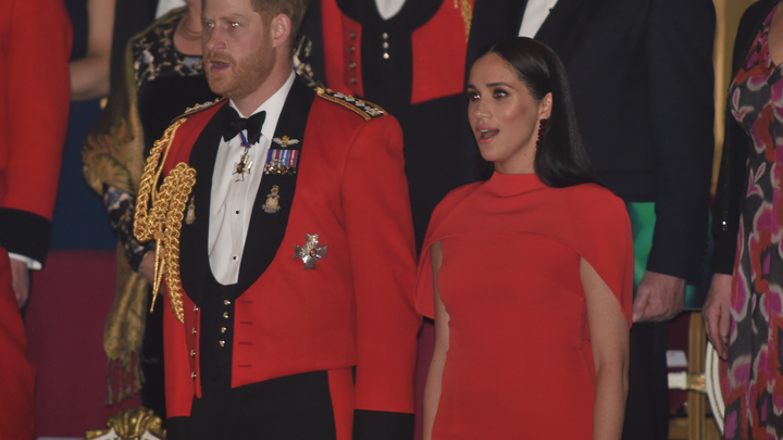 Принц Гарри и Меган Маркл демонстративно вернули королеве роскошный подарок