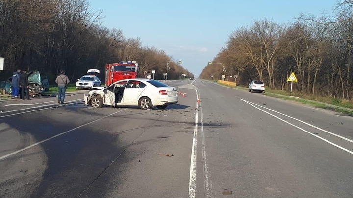 В Ростовской области в лобовом ДТП погибла женщина