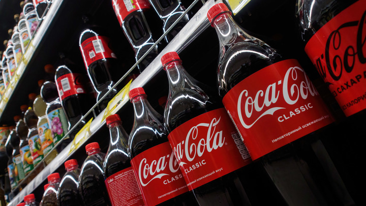 Coca-Cola остановит завод в Новосибирске и прекратит продавать напитки в России