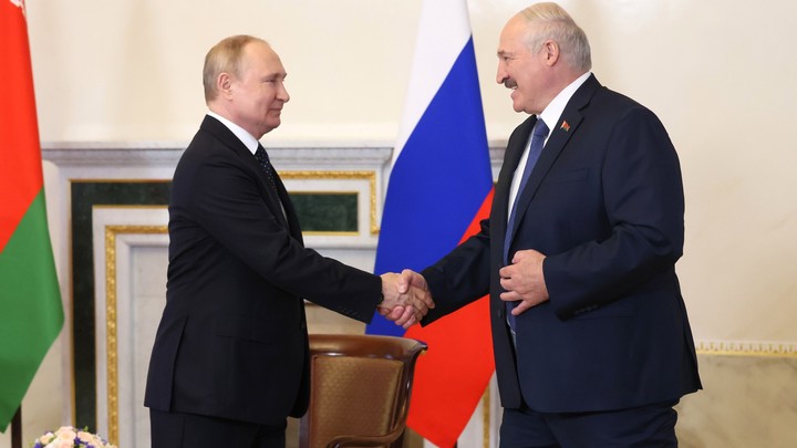 Путин обсудил с Лукашенко направление удара Запада по России