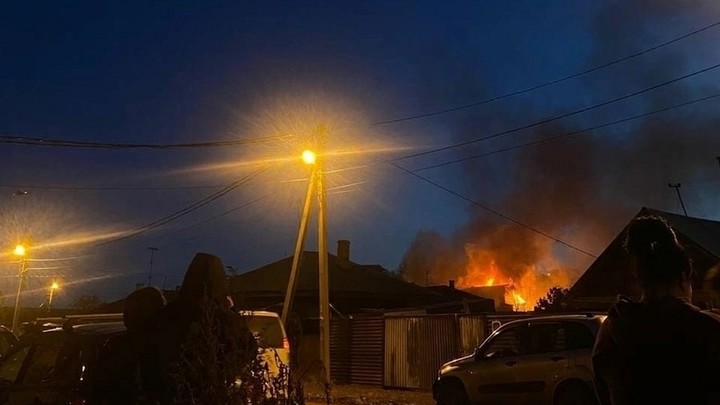 В жилом доме в Искитиме взорвался газ. Одного человека госпитализировали