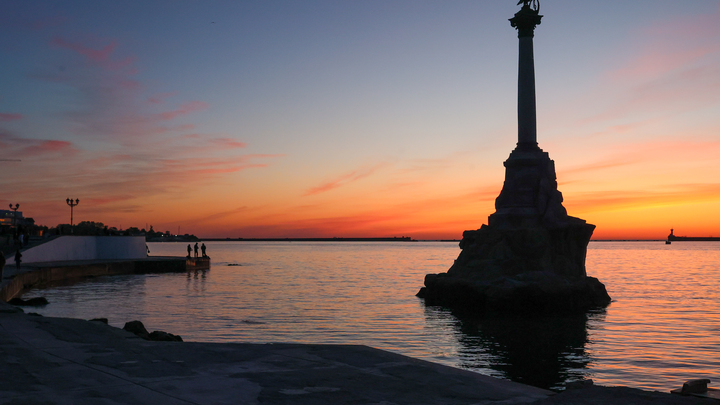 К пирсу в Севастополе прибило вражеский БПЛА с полным боезарядом. Развожаев показал фото