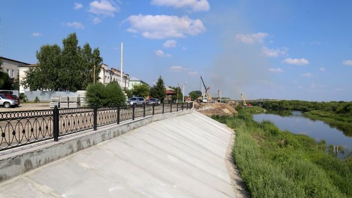В Шадринске строят новую набережную со скейт-парком