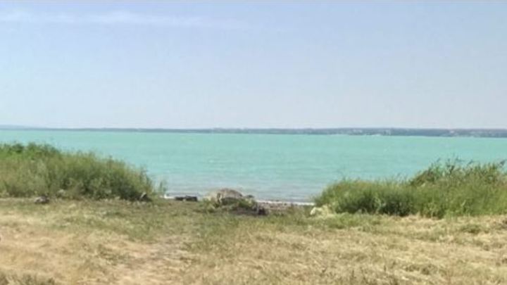 Можно ли купаться в озере Смолино, где вода стала бирюзовой, как на Бали