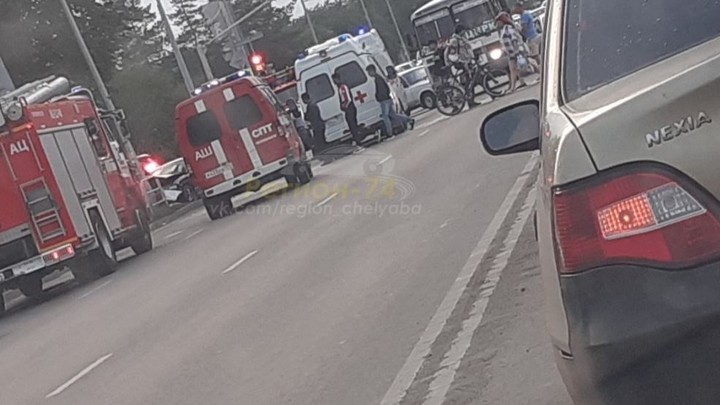 В Челябинске в ДТП с иномаркой, влетевшей в столб, виновата женщина