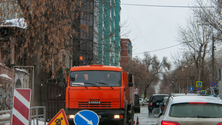 Горячие гейзеры посреди улиц: 50 тысяч липчан оказались в сильный мороз без тепла
