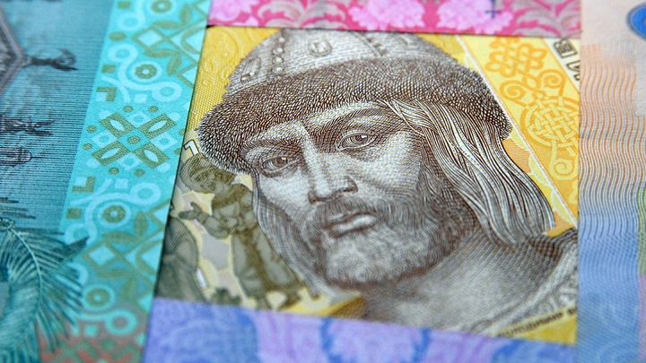 Без нового транша МВФ Украине грозит финансовый хаос - Bloomberg