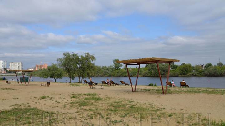 Получены пробы воды на пляже Бабьи пески в Кургане: можно ли здесь купаться