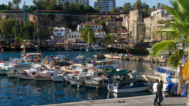 Эксперты туротрасли предсказывают изменение цен на отдых в Турции после обрушения курса лиры