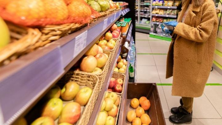В Магнитогорске следователь несколько дней воровал продукты из супермаркета