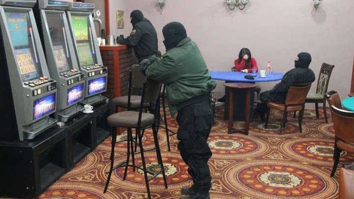 Семейное дело: в Челябинске накрыли подпольное казино