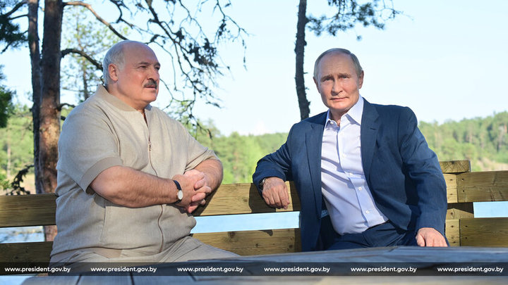 Лукашенко завершил визит в Россию и прибыл в Минск