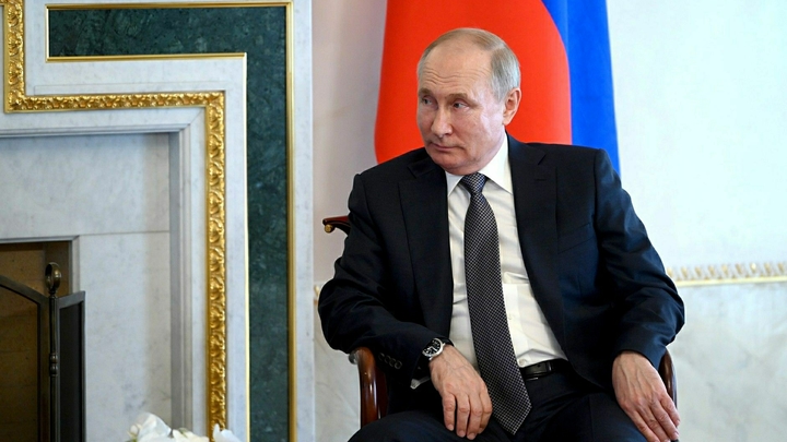 Это уже паноптикум какой-то: Путин оценил мирную конференцию по Украине без России