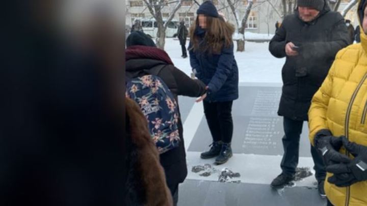 Дело об осквернении памятника после незаконного митинга в Челябинске возобновили