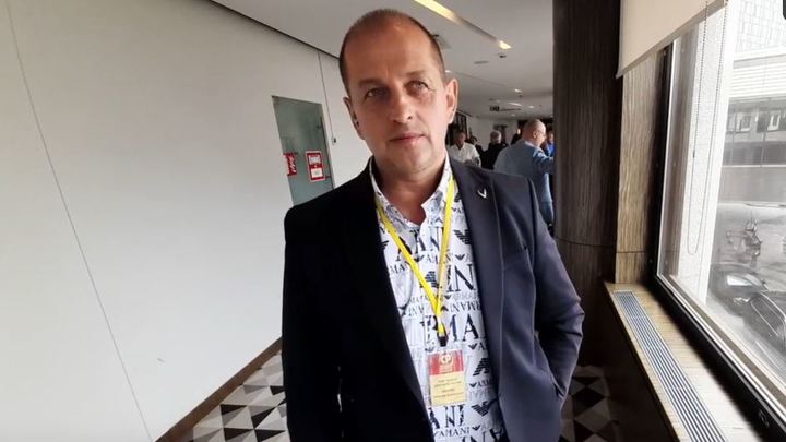 Мэр - из партии в партию, горожане - на улицы: Бывший глава Златоуста ответил на русские вопросы