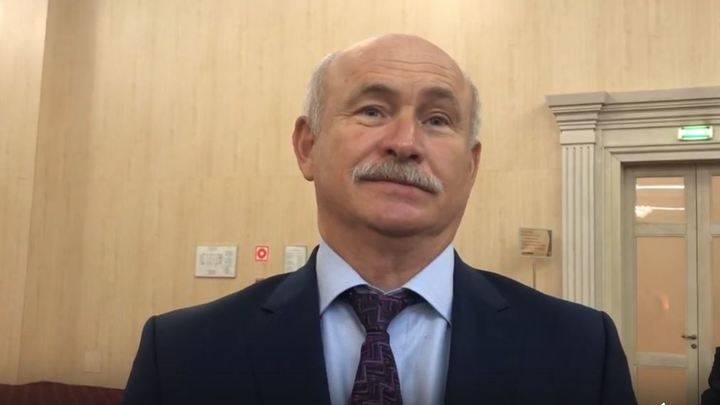 Если это не создает проблем: Политик из Калининграда спокойно смотрит на парады извращенцев