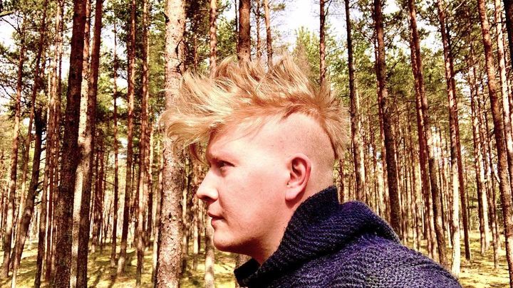 Оперный режиссер Михайловского театра Бархатов снимет сериал о поколении гламура