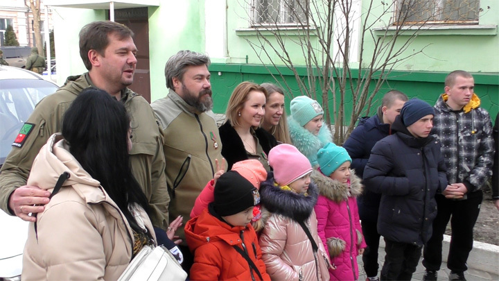 Встреча с многодетной семьёй в Мелитополе (Запорожская область). Фото: Царьград