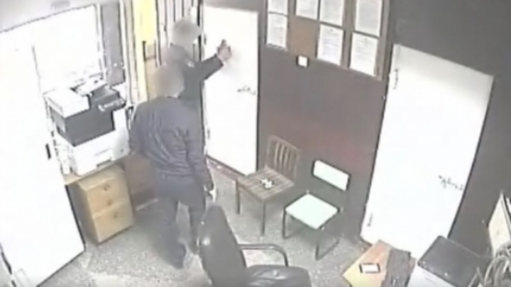 В Новосибирской области полицейский попал под суд за избиение задержанного