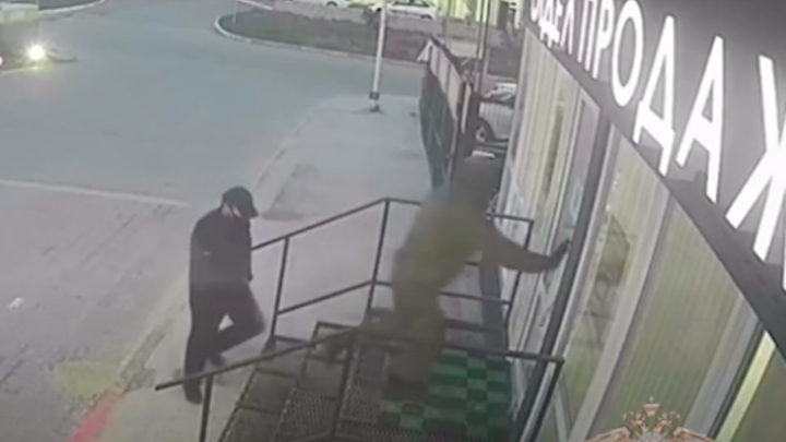 В Краснодаре задержали подозреваемого в ограблении автосалона на 21 млн рублей