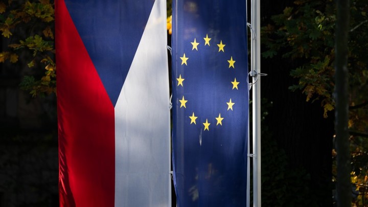 Правительство Чехии уволило посла в России. Будет ли другой?