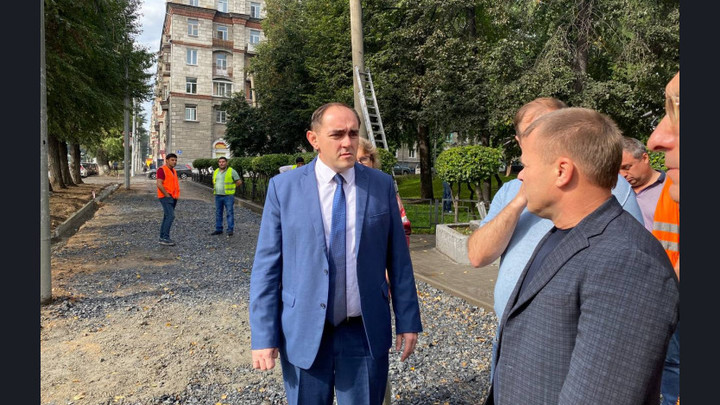По поручению губернатора Травникова начался ремонт участка проспекта Дзержинского в Новосибирске