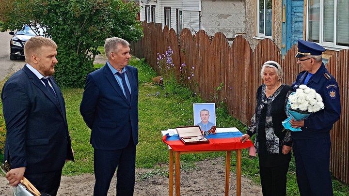 В Кольчугино матери пожарного вручен знак «За доблесть и мужество»